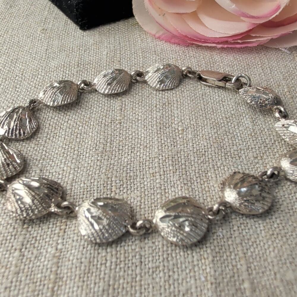 Vintage Sterling Silver Diamond Cut Scallop Shell Link Bracelet 925 6.75"